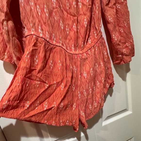 Rip Curl Orange Smocked 3/4 drape Sleeve romper size S. Worn once. EUC - Picture 5 of 13